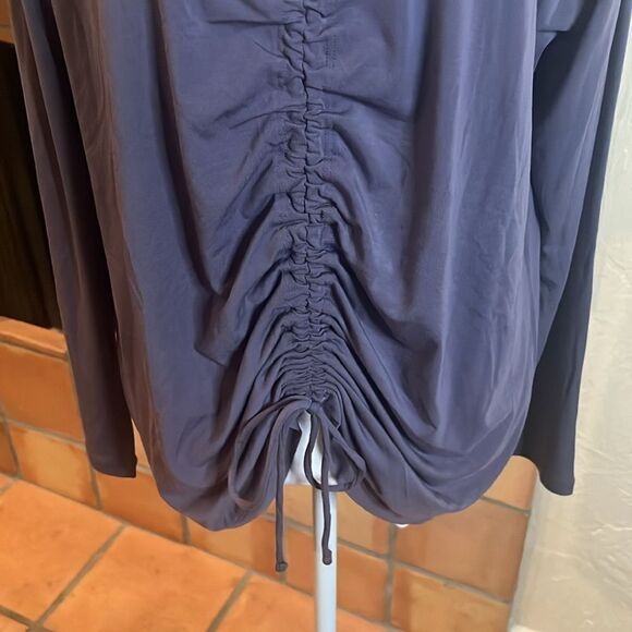 Athleta Gray Crossover Ruched Front Long Sleeve Top, size M - Picture 3 of 8